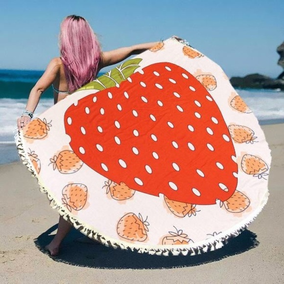 Accessories - NWT STRAWBERRY TASSEL ROUND BEACH WRAP
